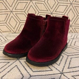 *NWT* Baby Gap - Burgandy Velvet Booties - SIZE T6